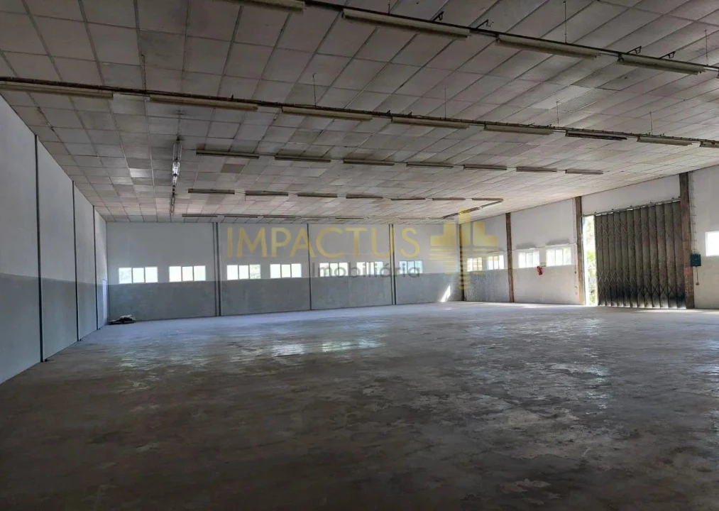 Loja para Arrendamento em Aveleda Foto 5