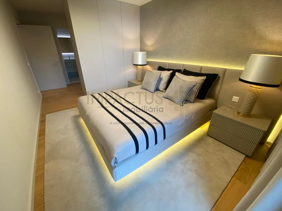 Apartamento T3 para Venda em Santa Marinha e São Pedro da Afurada Foto 1