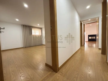 Moradia T6 para Venda em Macieira de Rates