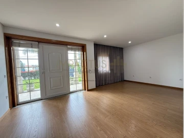 Moradia T6 para Venda em Macieira de Rates