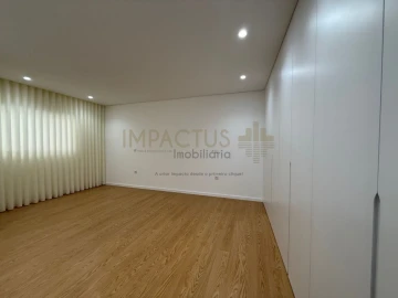 Moradia T6 para Venda em Macieira de Rates