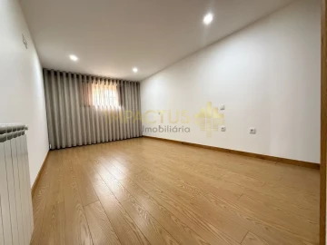 Moradia T6 para Venda em Macieira de Rates