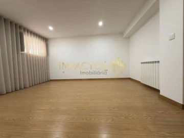 Moradia T6 para Venda em Macieira de Rates