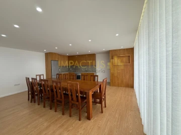 Moradia T6 para Venda em Macieira de Rates