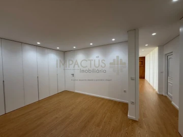 Moradia T6 para Venda em Macieira de Rates