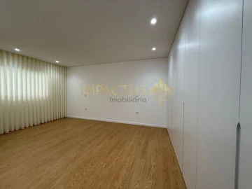 Moradia T6 para Venda em Macieira de Rates