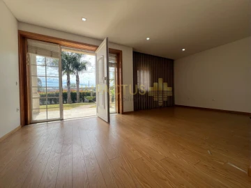 Moradia T6 para Venda em Macieira de Rates