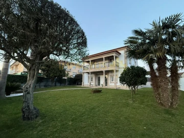 Moradia T6 para Venda em Macieira de Rates