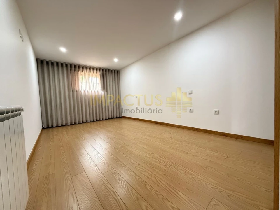 Moradia T6 para Venda em Macieira de Rates Foto 58