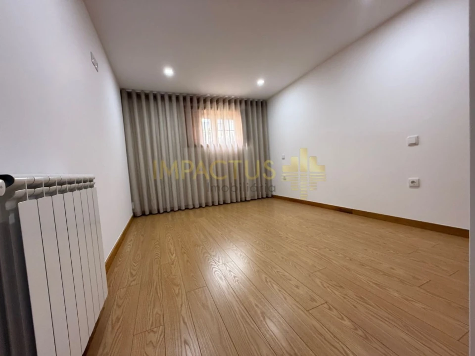 Moradia T6 para Venda em Macieira de Rates Foto 36