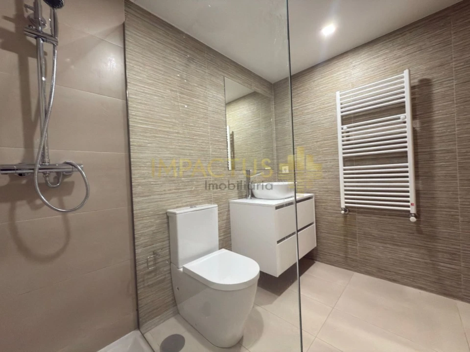 Moradia T6 para Venda em Macieira de Rates Foto 40