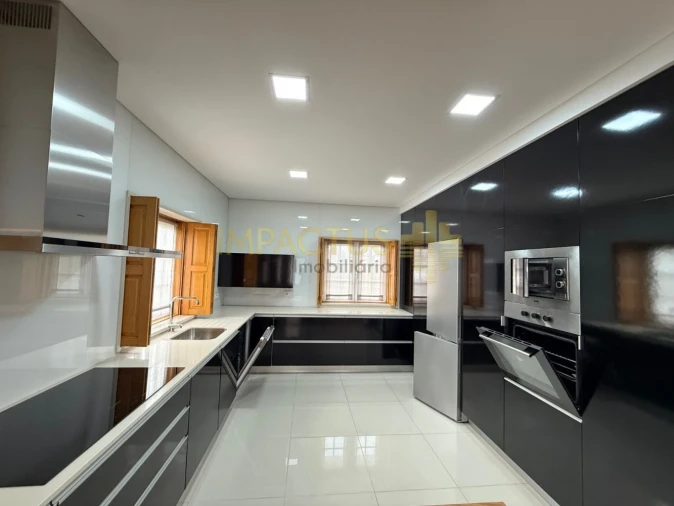 Moradia T6 para Venda em Macieira de Rates Foto 30