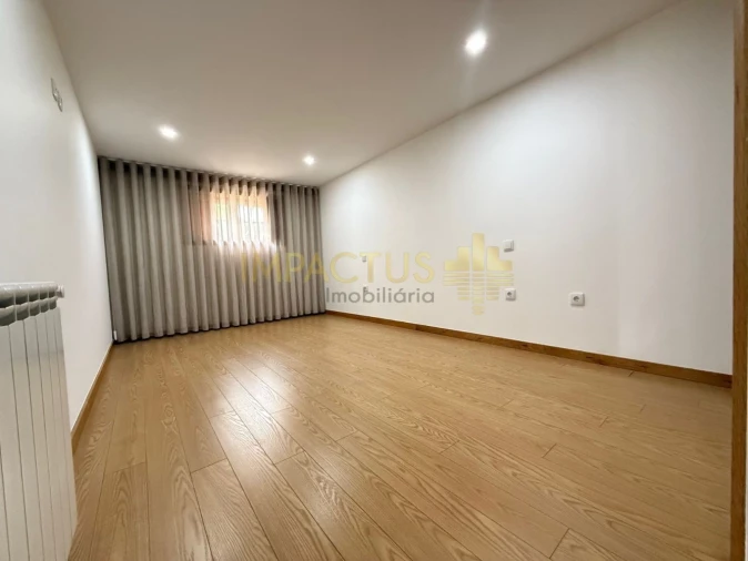 Moradia T6 para Venda em Macieira de Rates Foto 58