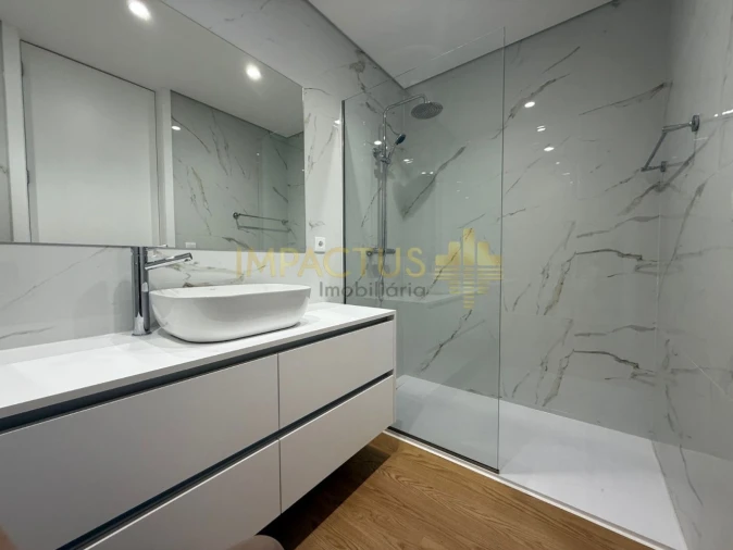 Moradia T6 para Venda em Macieira de Rates Foto 53