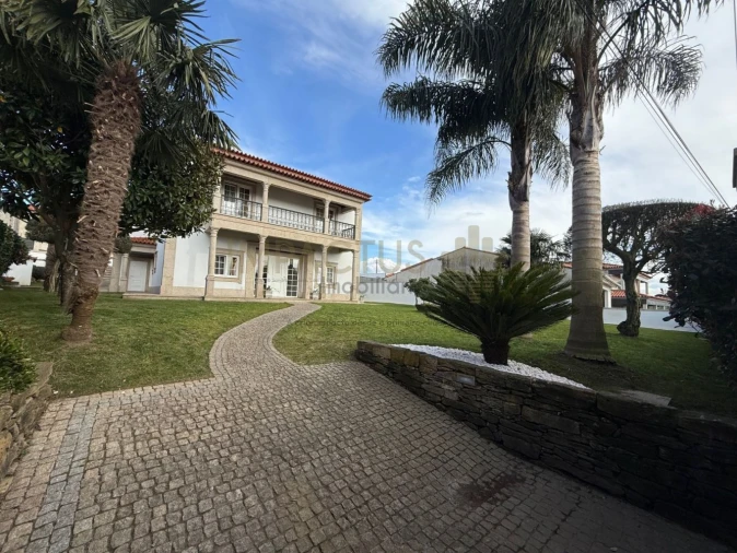 Moradia T6 para Venda em Macieira de Rates Foto 4