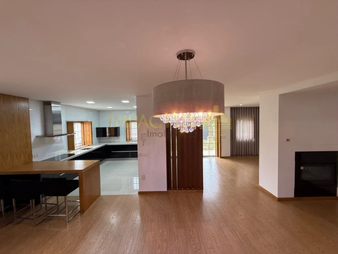 Moradia T6 para Venda em Macieira de Rates Foto 28