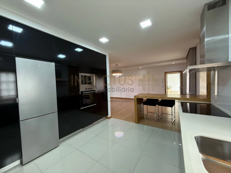 Moradia T6 para Venda em Macieira de Rates Foto 31