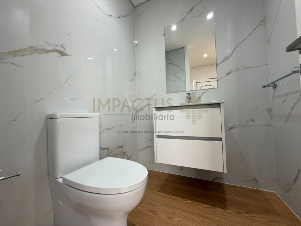 Moradia T6 para Venda em Macieira de Rates Foto 46