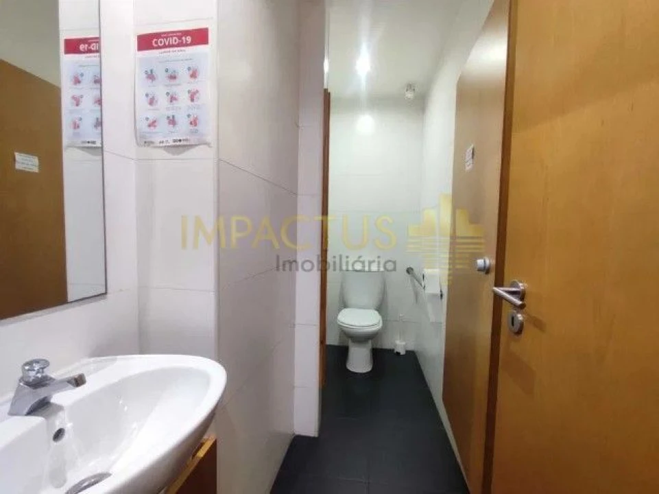 Loja para Trespasse em Matosinhos e Leça da Palmeira Foto 10