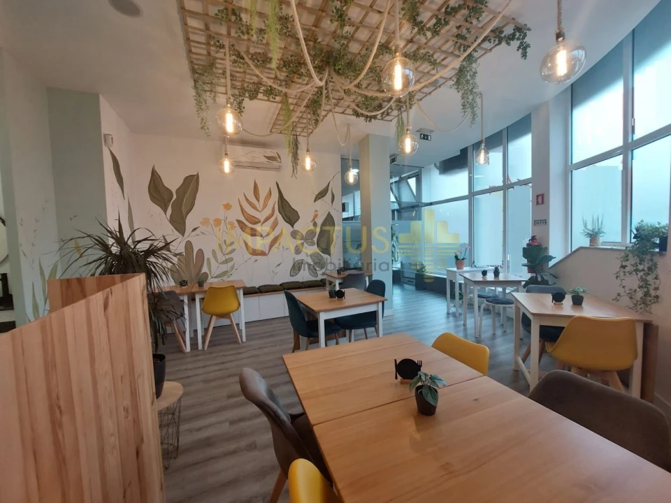 Loja para Trespasse em Fânzeres e São Pedro da Cova Foto 4