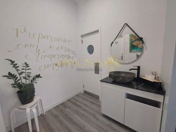 Loja para Trespasse em Fânzeres e São Pedro da Cova