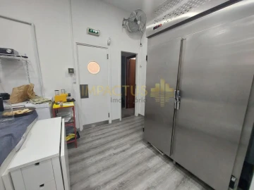 Loja para Trespasse em Fânzeres e São Pedro da Cova