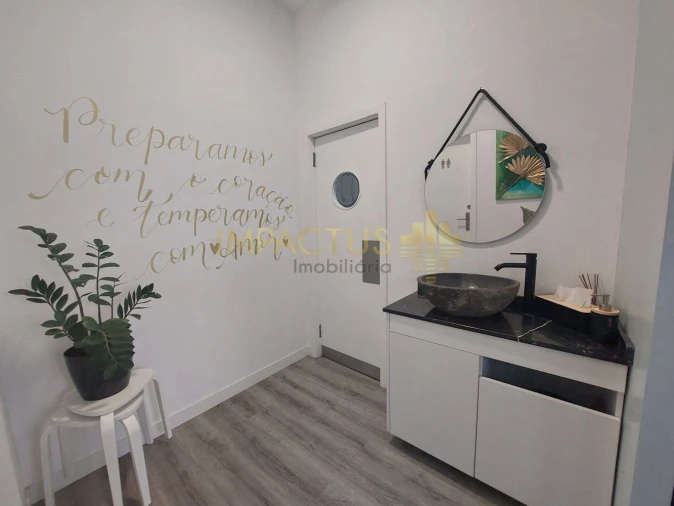 Loja para Trespasse em Fânzeres e São Pedro da Cova Foto 14