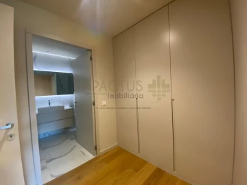 Apartamento T4 para Venda em Santa Marinha e São Pedro da Afurada