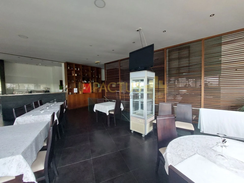 Loja para Venda em Castêlo da Maia Foto 4