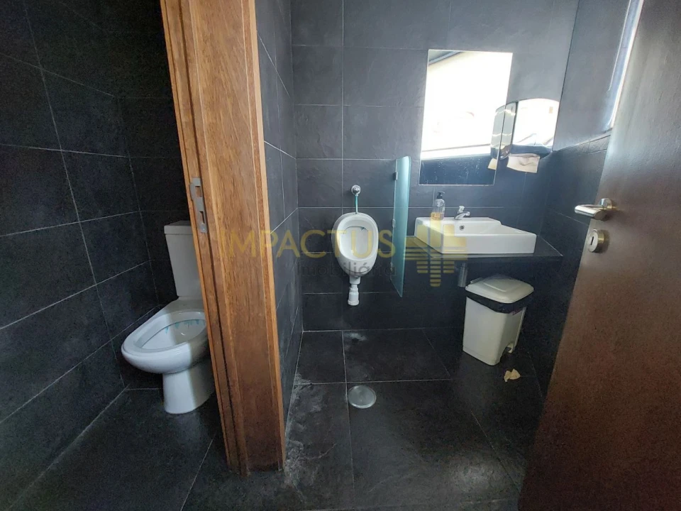 Loja para Venda em Castêlo da Maia Foto 6