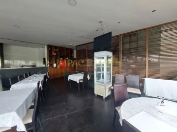 Loja para Venda em Castêlo da Maia