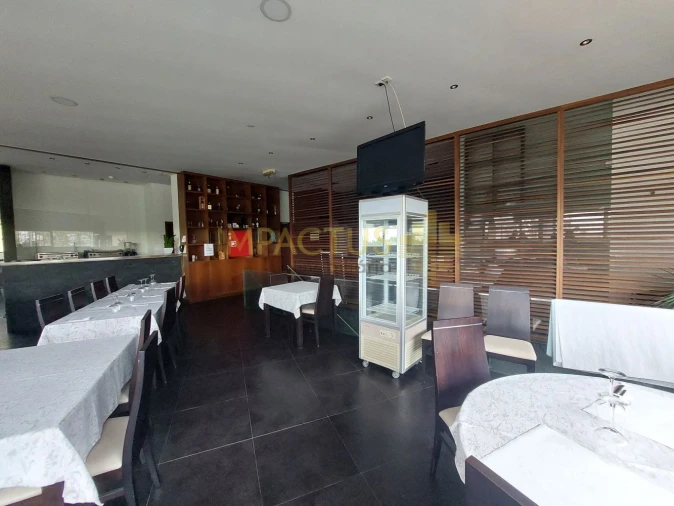 Loja para Venda em Castêlo da Maia Foto 4