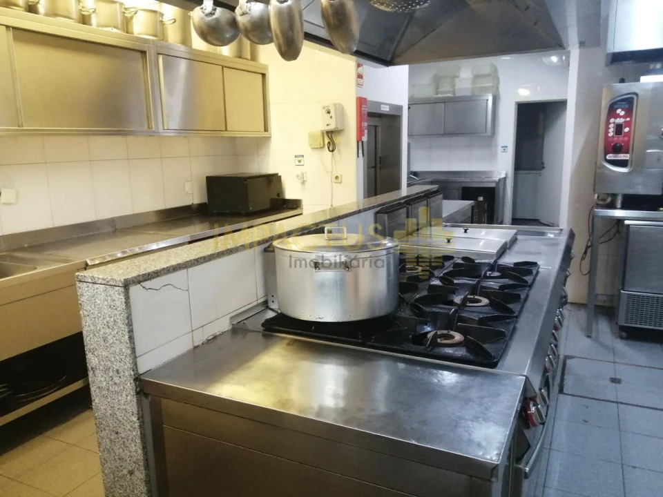 Loja para Venda em Castêlo da Maia Foto 8