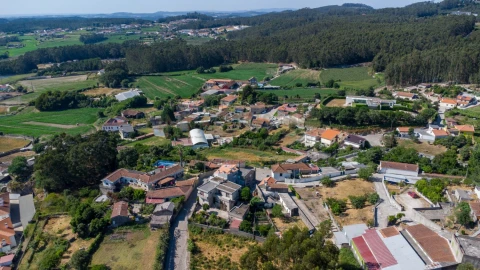 Terreno para Venda em Guilhabreu