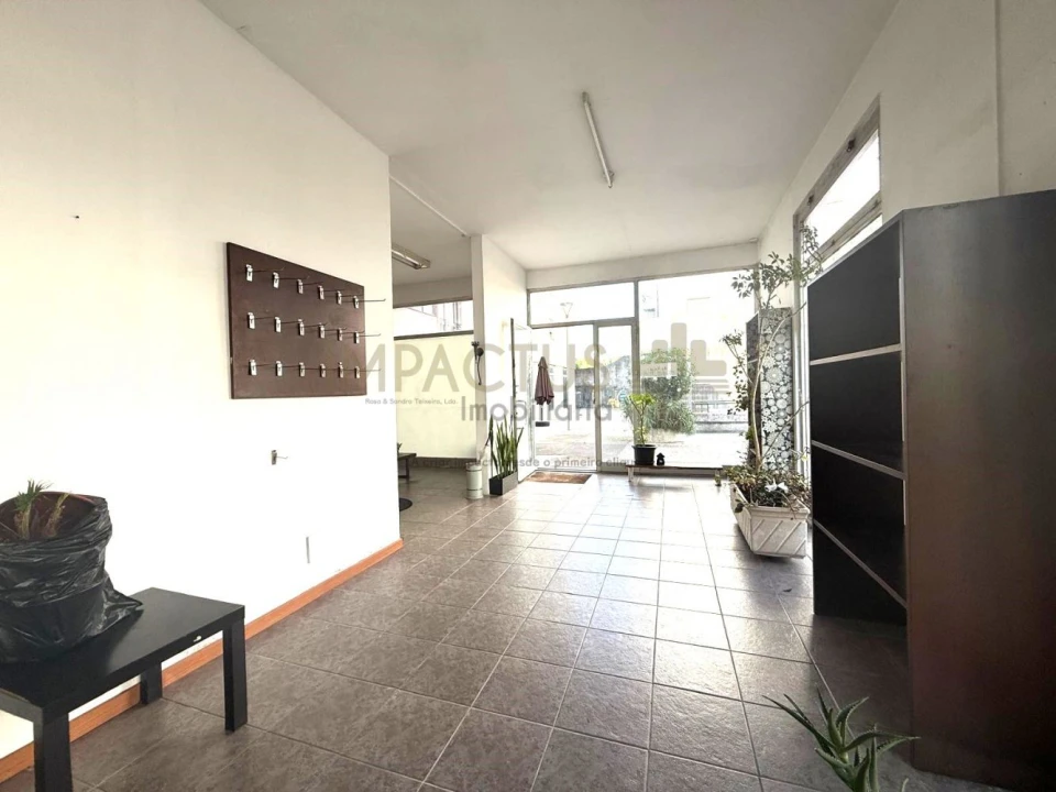 Loja para Venda em Ramalde Foto 1