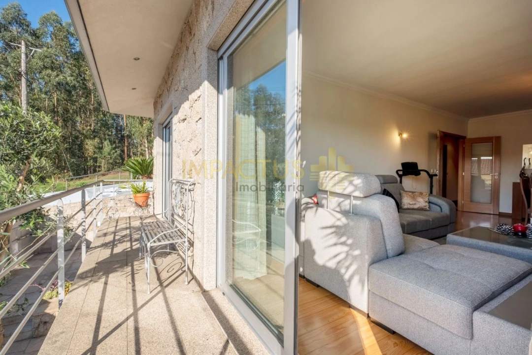 Moradia T3 para Venda em Covelas Foto 3