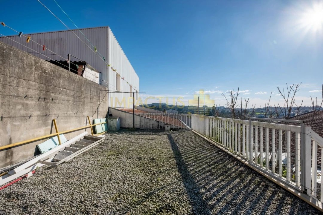 Moradia T3 para Venda em Covelas Foto 36