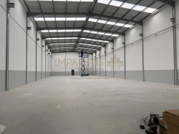 Loja para Arrendamento em Muro