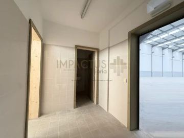 Loja para Arrendamento em Muro