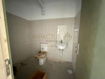 Loja para Arrendamento em Muro