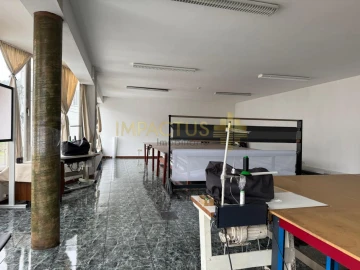 Loja para Arrendamento em Bougado (São Martinho e Santiago)