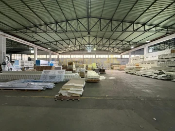 Loja para Arrendamento em Bougado (São Martinho e Santiago)