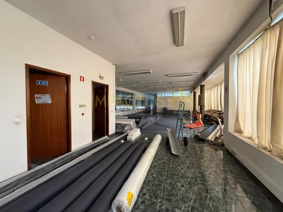 Loja para Arrendamento em Bougado (São Martinho e Santiago) Foto 11