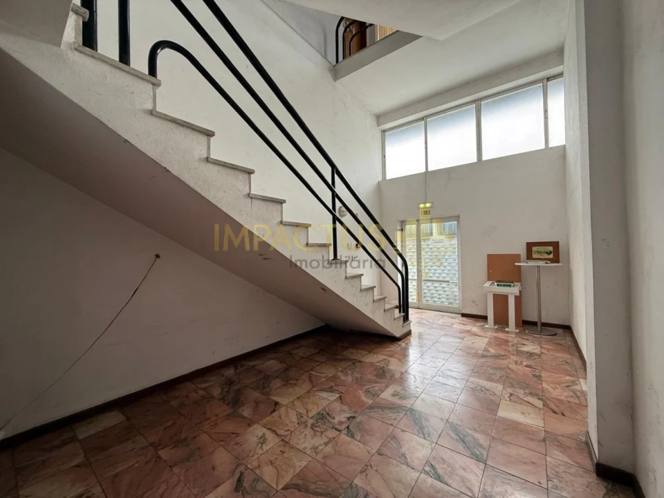 Loja para Arrendamento em Bougado (São Martinho e Santiago) Foto 9