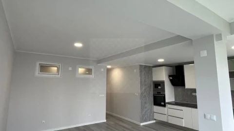 Apartamento T2 para Venda em Oeiras e São Julião da Barra, Paço de Arcos e Caxias