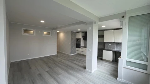 Apartamento T2 para Venda em Oeiras e São Julião da Barra, Paço de Arcos e Caxias