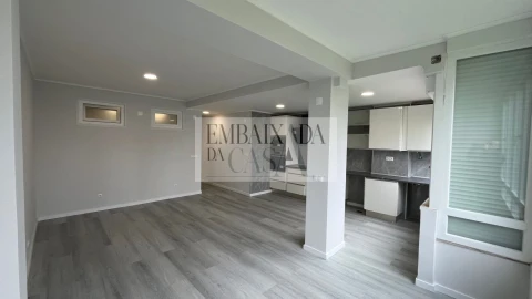 Apartamento T2 para Venda em Oeiras e São Julião da Barra, Paço de Arcos e Caxias