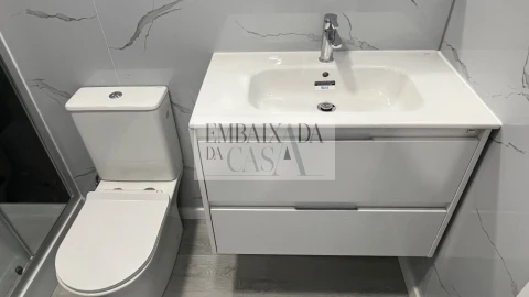 Apartamento T2 para Venda em Oeiras e São Julião da Barra, Paço de Arcos e Caxias