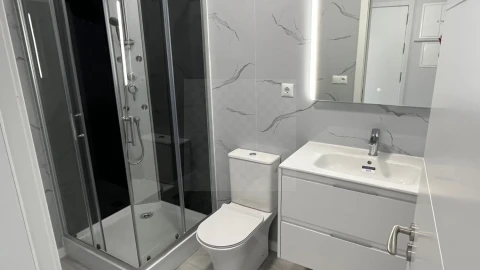 Apartamento T2 para Venda em Oeiras e São Julião da Barra, Paço de Arcos e Caxias