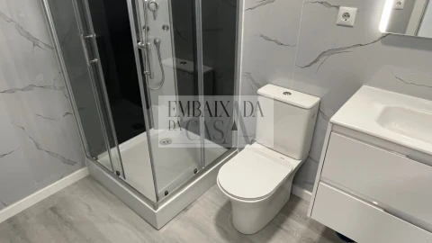 Apartamento T2 para Venda em Oeiras e São Julião da Barra, Paço de Arcos e Caxias